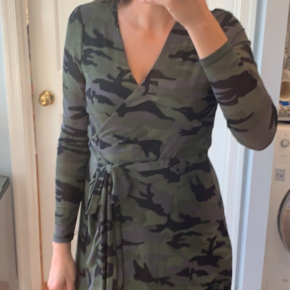 Scoop Camo Mesh Dress - Picture 3 of 8